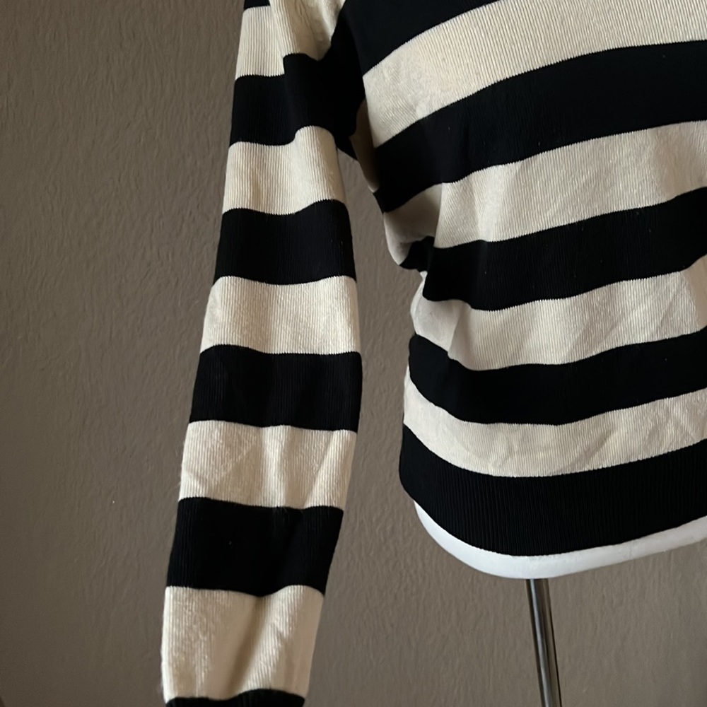 Soft Lightweight Sweater - Picture 5 of 10